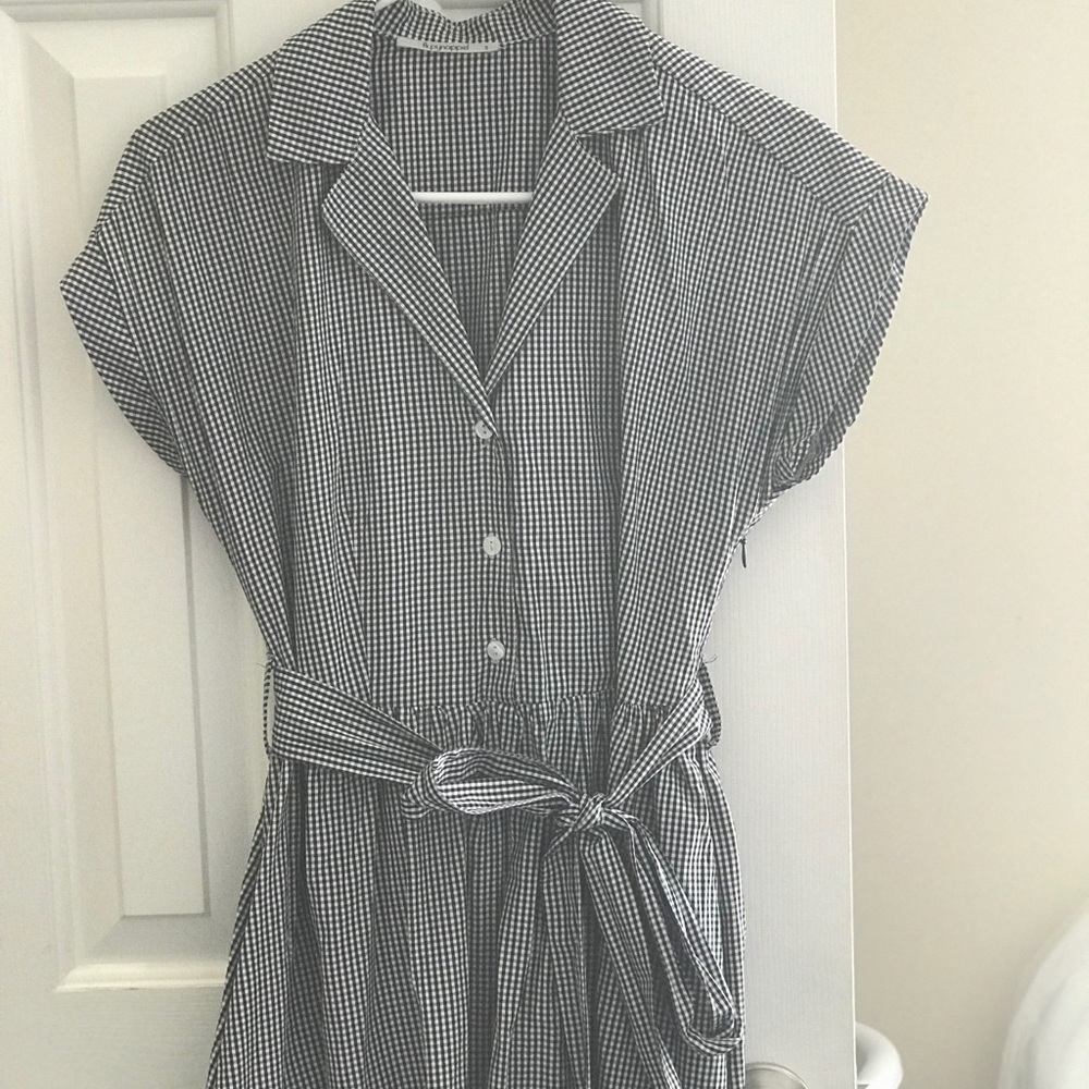 Black and white small size midi dress